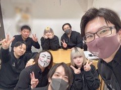◆18歳~45歳くらいまで【高校生不可】<br />◆学歴・職歴・経験不問<br />◆明るく・笑顔で業務にあたれる方<br />◆普通免許お持ちの方急募!<br /><br />頑張れば頑張るほどどんどん昇給していくシステムになってます!!<br /><br />一緒に頑張ってくれるスタッフを大募集しています!!