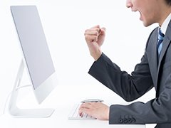 18歳以上の方からご応募を受け付けております！<br />学歴/経験/資格が一切関係なし！<br />完全実力主義だからすべてはやる気次第です！<br />スピード昇給も可能！！
