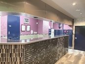 当店のフロント画像になります。内装費5000万円超え！店内フル改装済みの為綺麗な職場で快適にお仕事ができます。