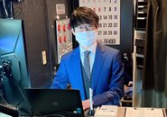現在常駐スタッフは3名在籍しております。当社は業界未経験から入社スタッフばかりです。スタッフの平均年齢は26歳。 様々な職種が活かせる職場であり、給与もすすきのTOPクラスなので、興味のある方は是非ドシドシご応募ください！