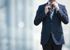 ■業界未経験のアルバイトでも40万〜<br />■昇給+昇格スピード業界一！年収1000万以上可能☆<br />■年齢＋経験は不問！人柄重視☆<br />■反社会的勢力とは一切関係の無い企業☆<br />■未経験からのご応募80%以上☆<br />■家具・家電が揃った寮完備！1人一部屋☆