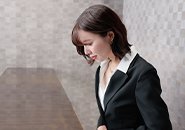 当グループは業界経験の有無、年齢問わず試用期間含め記載どおり月給50万円ですのでご安心ください。