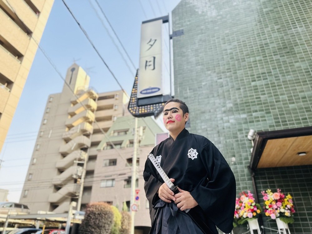 【ヘブスタGP受賞店舗】「僕が勝たなくて誰が勝つ？」全身タイツでグランプリ受賞。夕月の"異色エース"スギちゃん、全開インタビュー！
